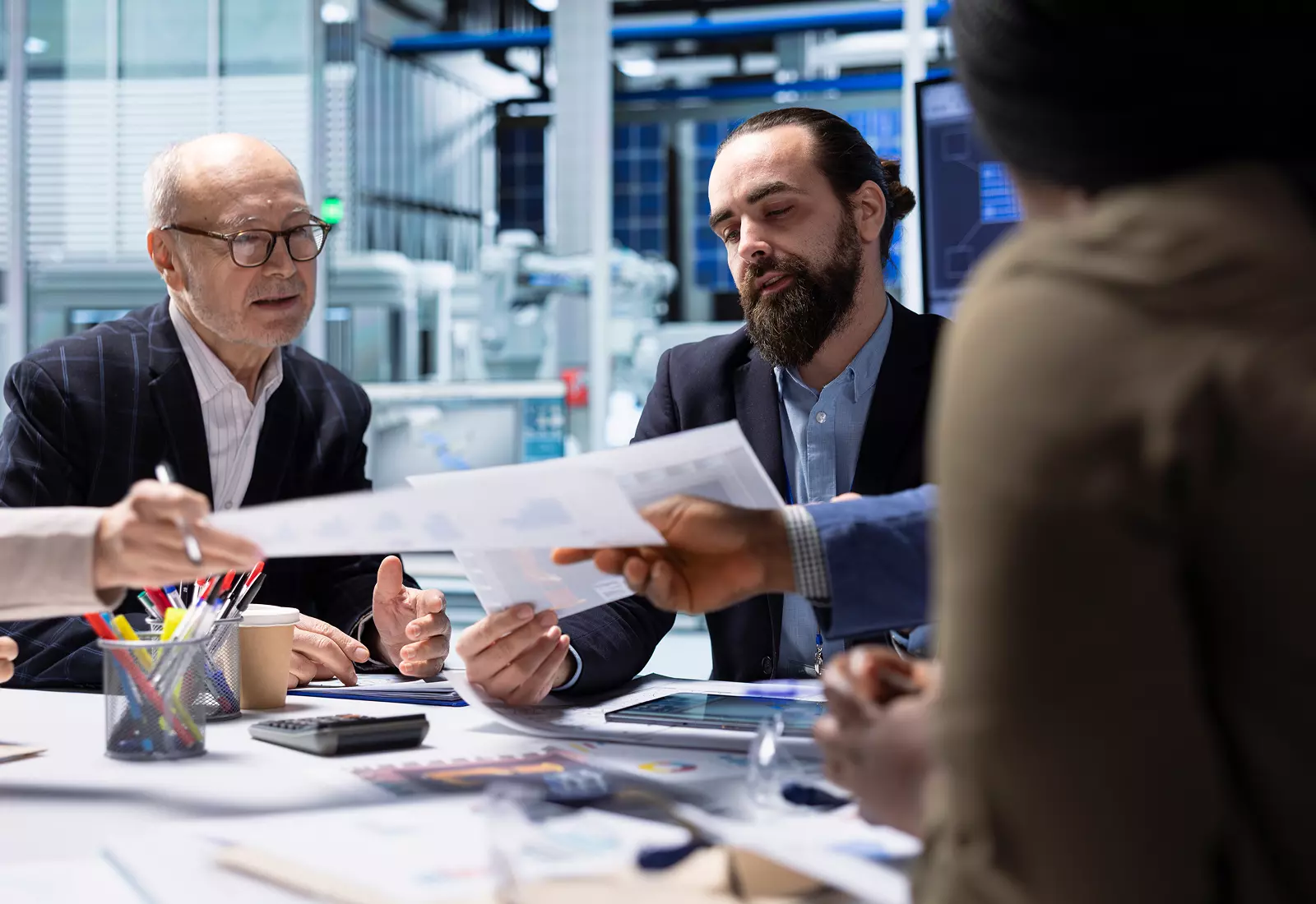 Doradcy analizujący dokumenty