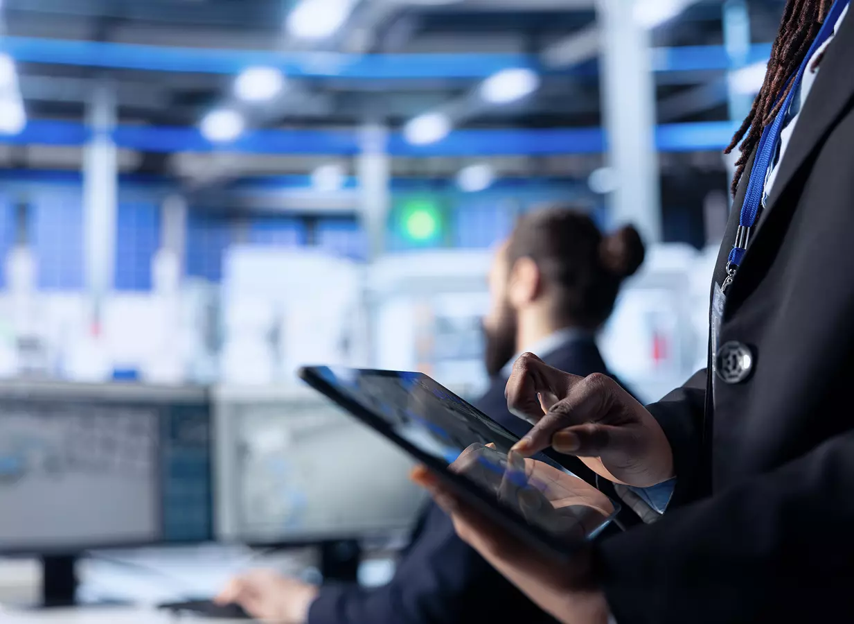 Konsultant z tabletem